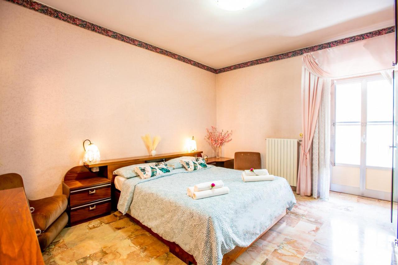 Barocco Room Wi-Fi Ragusa Bagian luar foto